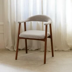 Stoelen|Ygo Armstoel COLETTE Monza Beige - Poot Walnoot