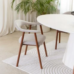 Stoelen|Ygo Armstoel COLETTE Monza Beige - Poot Walnoot