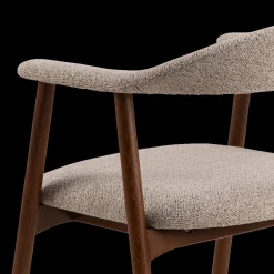 Stoelen|Ygo Armstoel COLETTE Monza Beige - Poot Walnoot